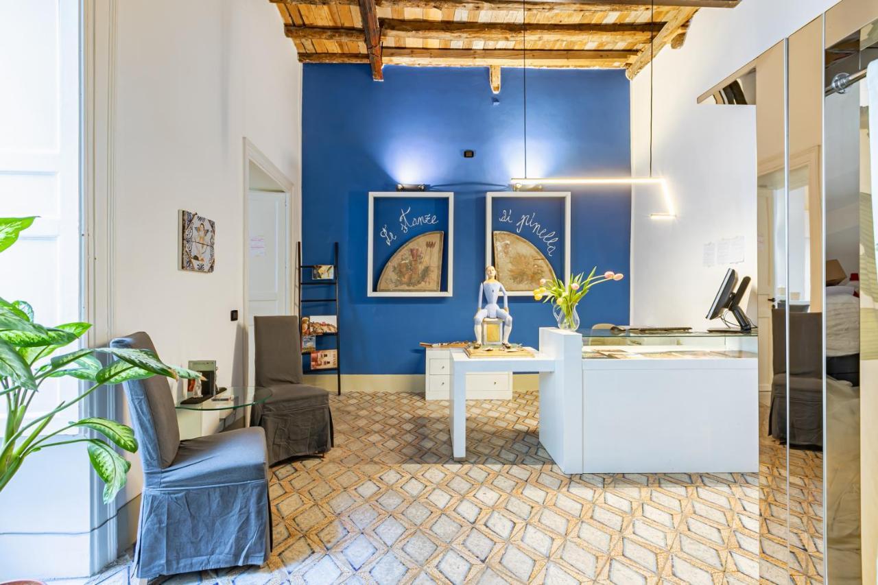 Palazzo Cavarretta - Pinella'S Rooms And Apartment Palermo Exterior photo