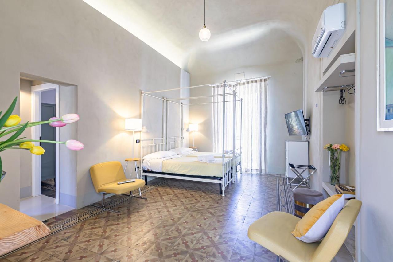 Palazzo Cavarretta - Pinella'S Rooms And Apartment Palermo Exterior photo